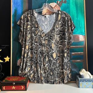 Elegant Snake Print V-Neck Blouse XL